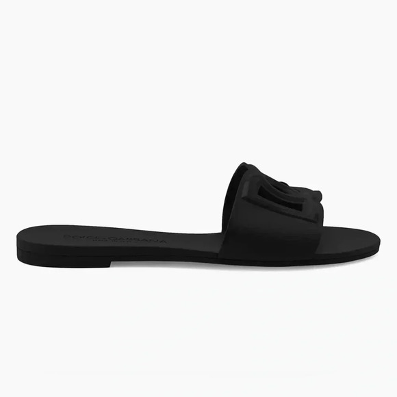 Dolce&Gabbana

Interlock Logo Rubber Slides - Picture 2 of 3